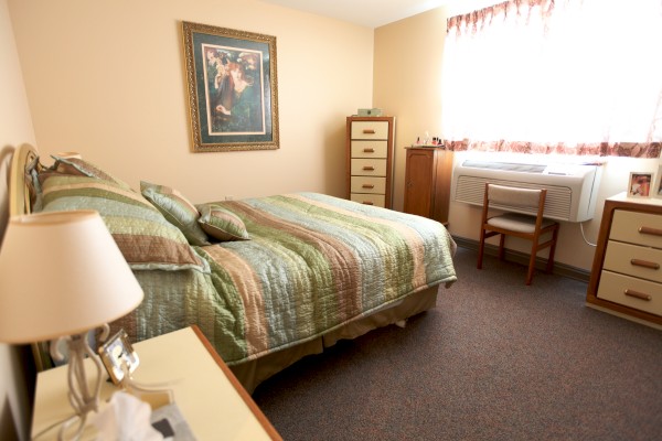 Maplewood of Marshall: Private Guest Room